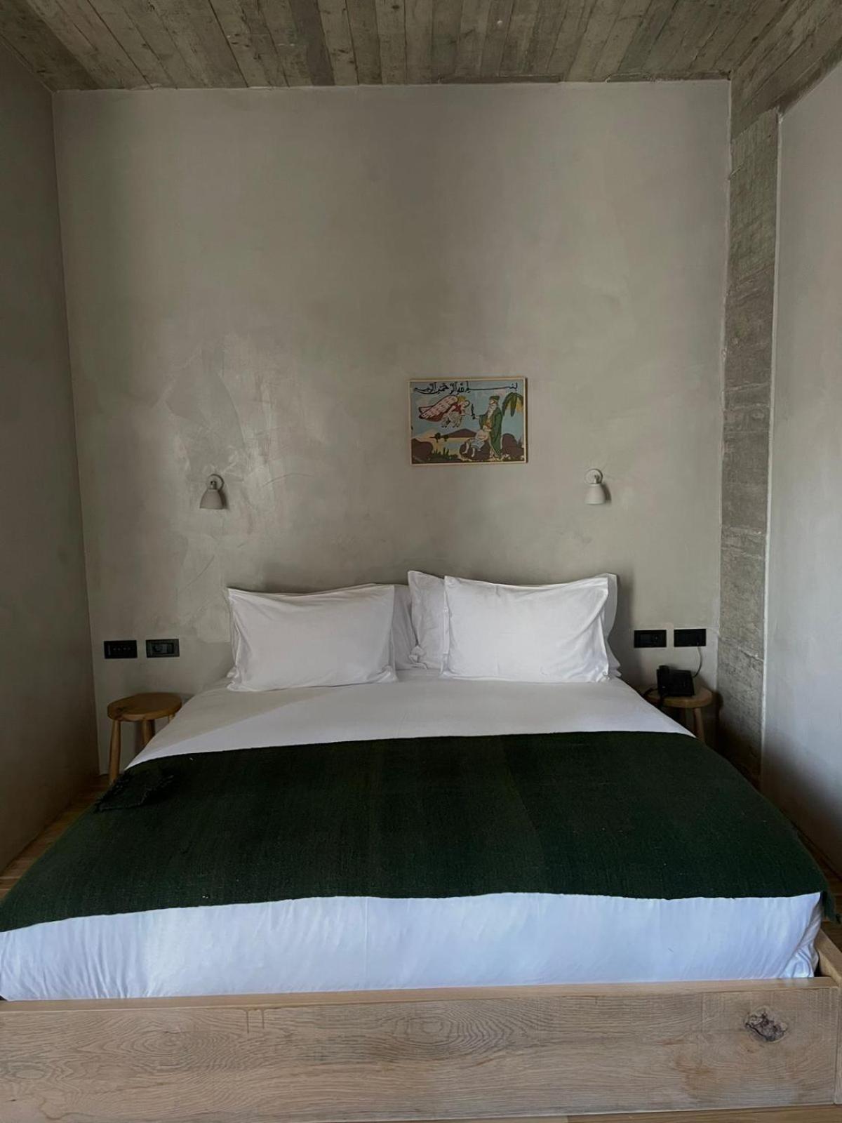 In Gallery & Hotel