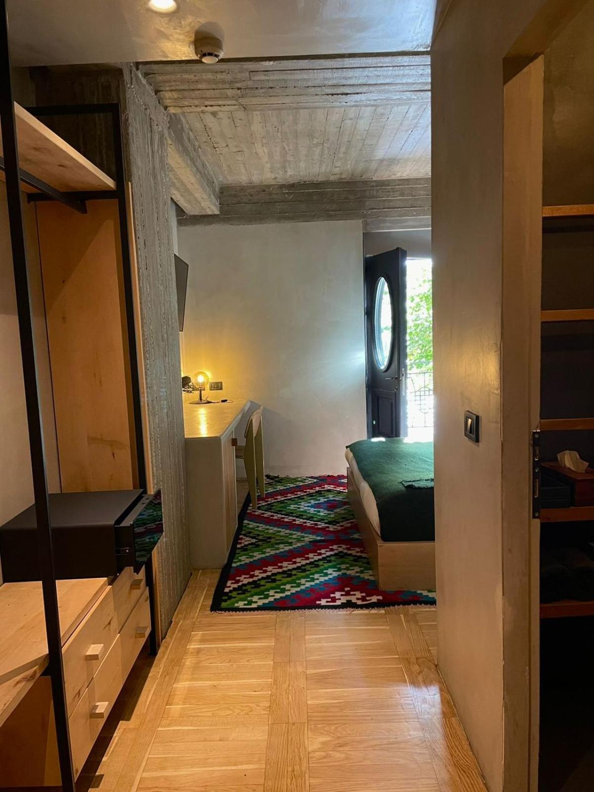 Hotel In Gallery & 3*